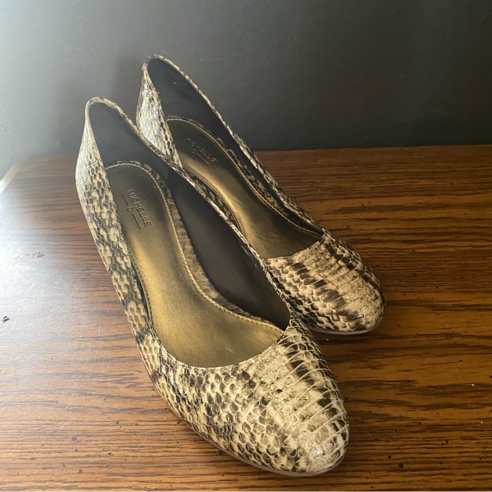 Michelle D Women snakeskin animal print kitte heel pumps